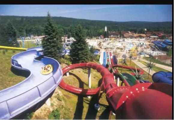 טנרסוויל Aquatopia Waterpark-Pool-Tennis-Paintball- Zipline 127 מראה חיצוני תמונה
